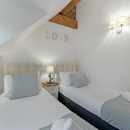 2 Bed In Oc-lr215 度假居 *